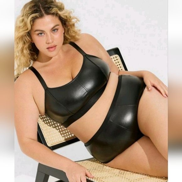 Torrid Curve Bralette - Picture 2 of 12